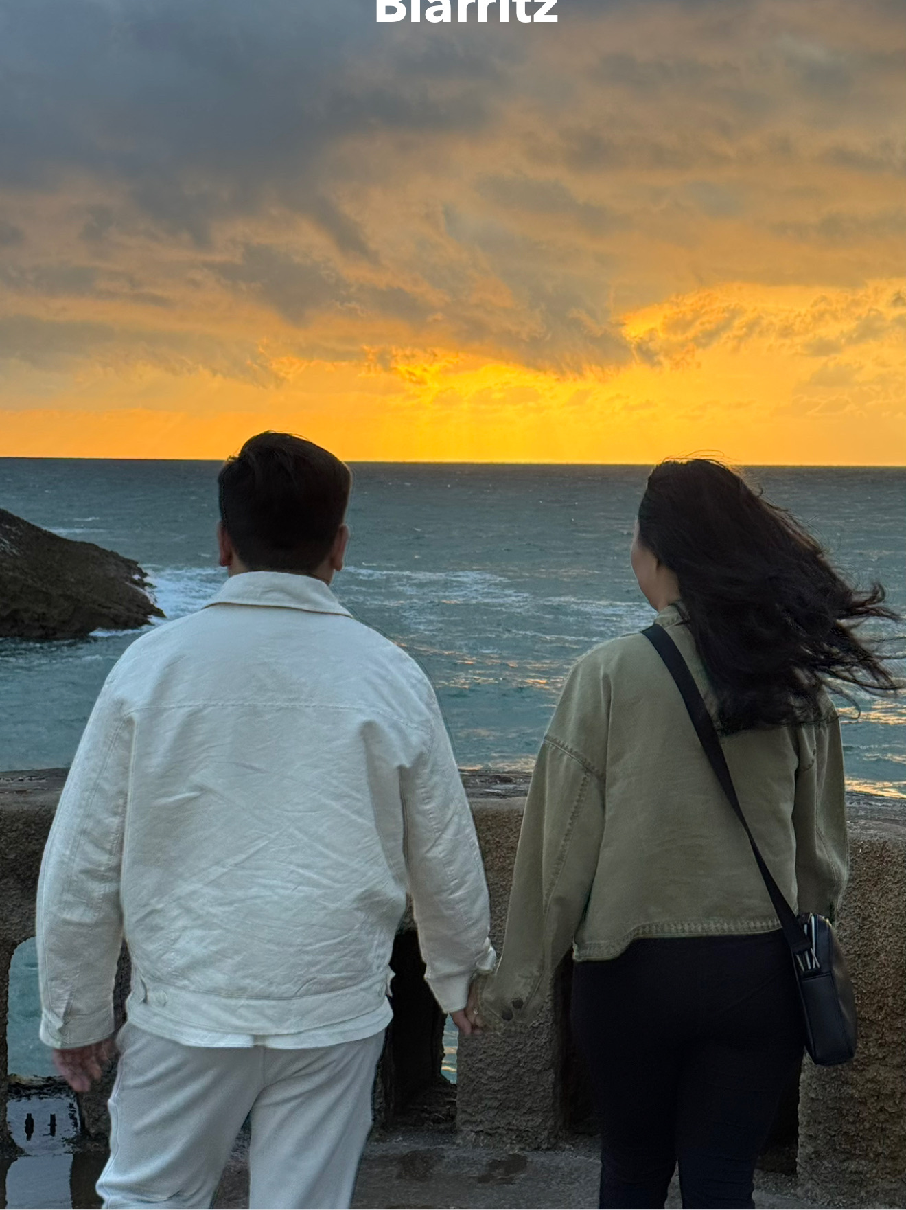Yesterday I have discovered beautiful horizontal sea with my wife. 