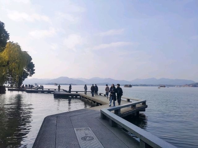 Hangzhou 10 Days Travel Guide - Walk around West Lake