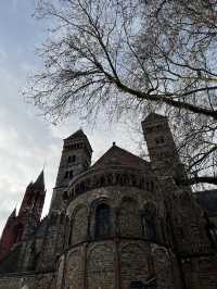 ⛪✨ Basilica of Saint Servatius – The Soul of Maastricht’s Sacred Past 🇳🇱📜  