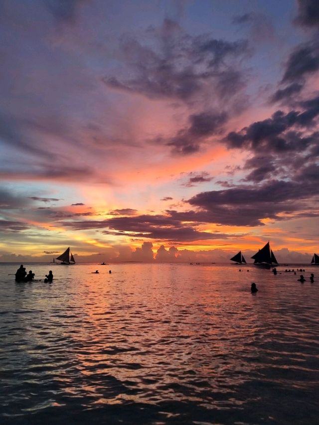 Two Islands, One Dream: El Nido vs. Boracay