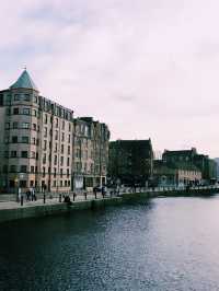 Edinburgh on a Budget: Castles, Streets & Scotch-Free Fun