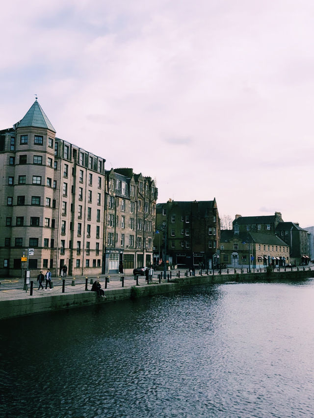 Edinburgh on a Budget: Castles, Streets & Scotch-Free Fun Edinburgh on a Budget: Castles, Streets & Scotch-Free Fun