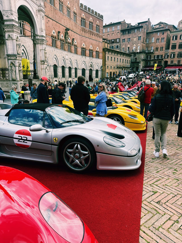 🏛️ Explore the Historic Piazza del Campo in Siena 🏛️ 🏛️ Explore the Historic Piazza del Campo in Siena 🏛️