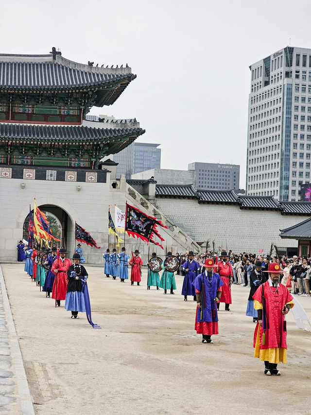 Seoul Vibes: Where Tradition Meets Trend 🇰🇷 