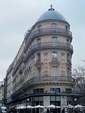 Paris on Foot: Discovering the Magic Around Samaritaine 🇫🇷