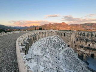 アスペンドス劇場で時を遡る