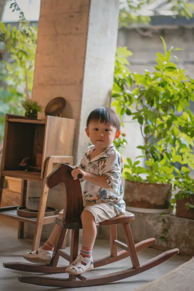 A day trip to Jingdezhen with a child can be arranged like this