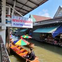 Is it worth to visit Thai floating markets?