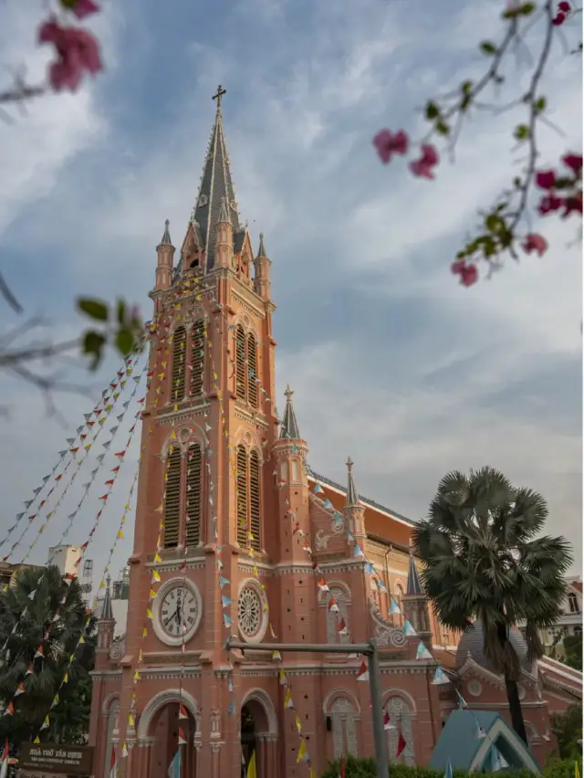 Tan Dinh Church ⛪️ Landmark in Ho Chi Minh 🇭🇰