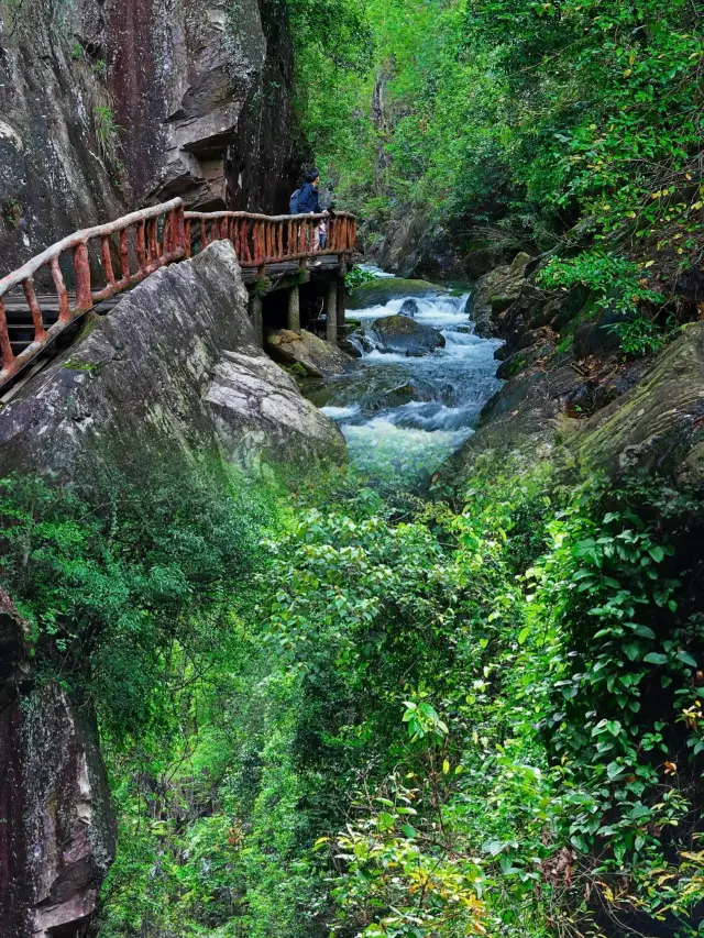 I took a trip to Guangzhou and accidentally stumbled into the beauty of Western Sichuan