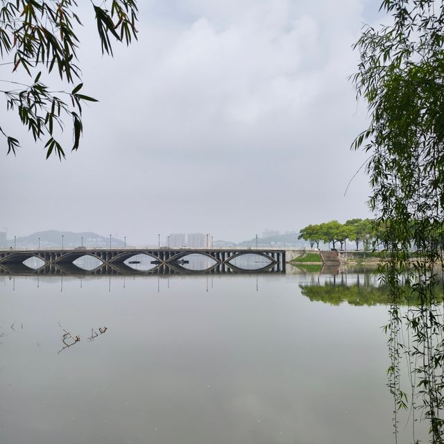 黃石磁湖