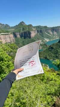 不如松綁，在空中隨意飄揚寶泉崖天下夠勁兒