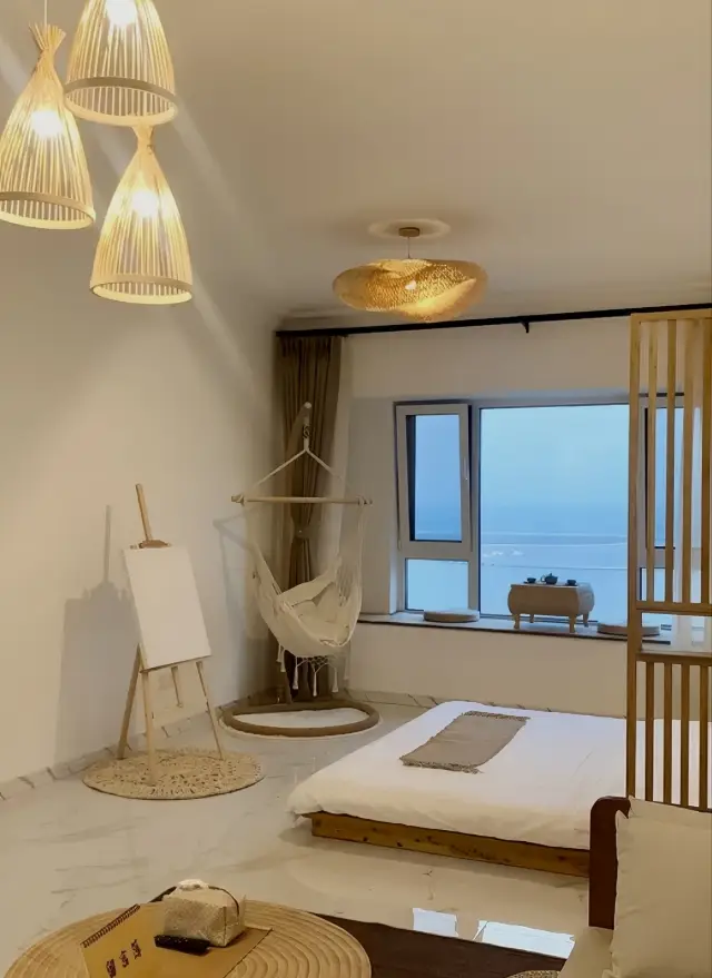 Watch the sunrise over the sea from the tatami mat, come and check in!!