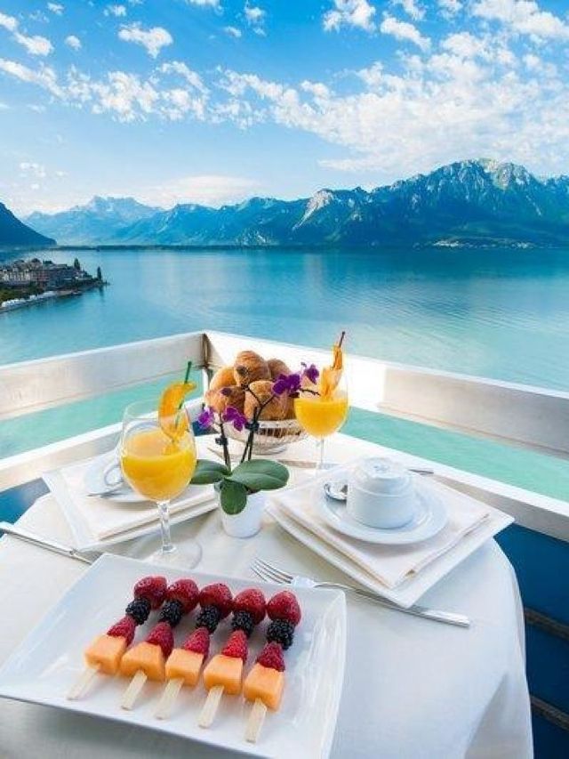 🌟 Montreux Magic: Lake Views & Leisure 🚲🏰