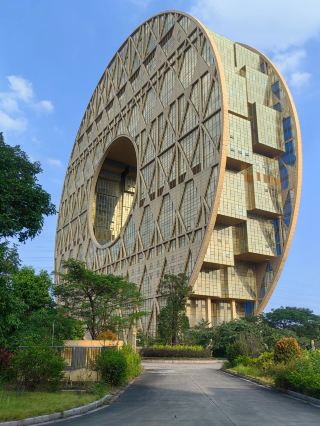 Guangzhou Circle - A building that cost a billion to build and a hundred thousand to name