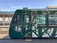 行駛在山海之間，白神號列車