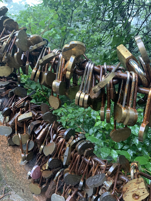 A Rainy Weekend in Huangshan