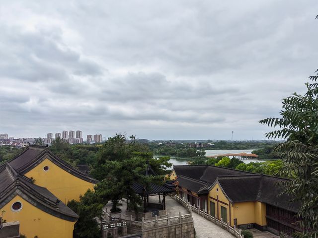 鎮江金山。
