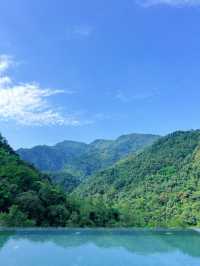 峨眉旅遊｜我在峨眉山上喝咖啡，這山景太美了吧！。