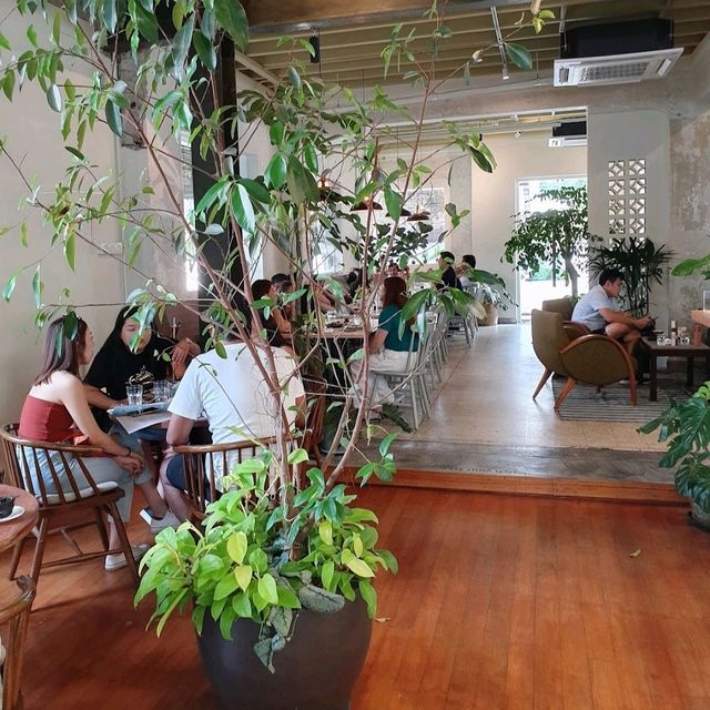 Nice cafe