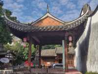 福州朱紫坊名人故居漆藝館沿著河岸漫步