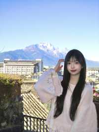 麗江山念…推開窗就是雪山….