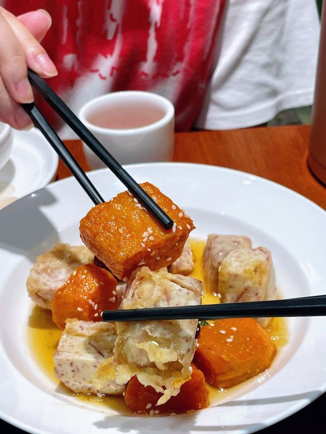 不愧是廣州排名靠前的潮汕菜!!好多人排隊……
