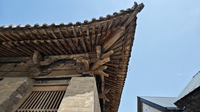 與佛頭寺隔河相望的宋代古建