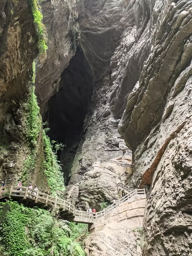 人生建議：一定要帶愛的人去一次龍水峽地縫