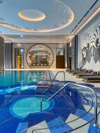 澳門最美室內泳池｜卡爾拉格斐酒店的時尚水境🏊‍♀️