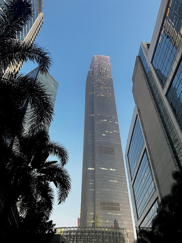 廣州卓美亞酒店泳池｜城市天際線下的避暑勝地🌆