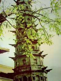 **【南京方山定林寺：千年古剎的禪意時光】**  
