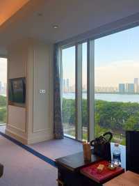 杭州尊藍萬豪酒店入住體驗：江景與品質的交織