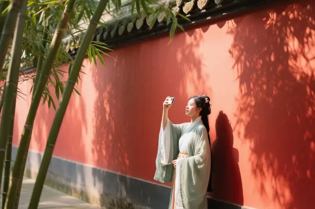 Here is a carefully designed three-day Chengdu travel guide for you, balancing cultural experiences, food exploration, and natural scenery, optimized with the latest information for 2025