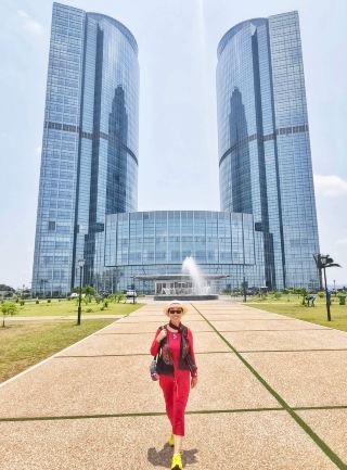 Walking the World Series: Capital of the Republic of Congo - Brazzaville