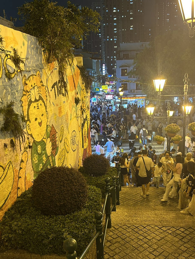 🎰 賭城與小吃之旅｜華麗燈光下的味蕾冒險