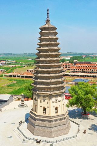 遼北天空下的密語：鐵嶺崇壽寺塔，藏著遼金最美的朝霞與銅鏡傳說