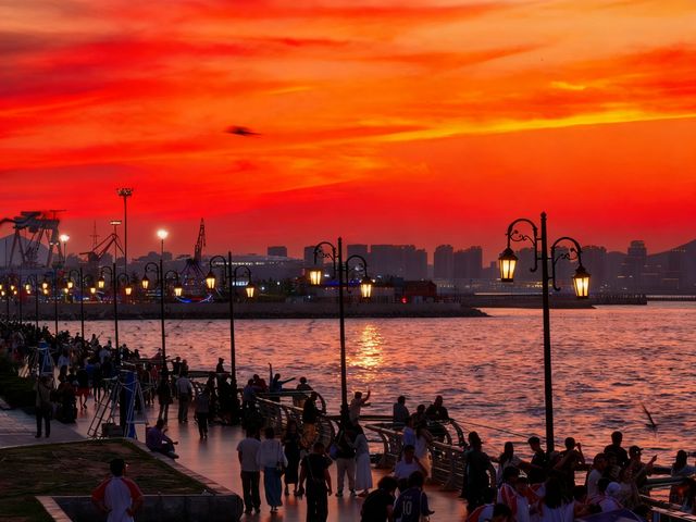 大連東港：落日餘暉下的浪漫之約，還有更多驚喜等你發現