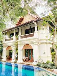 住進隱藏版清邁秘密花園！泡森林溫泉太治癒了