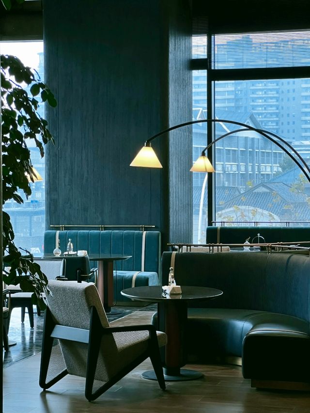 長沙雲端酒店，270°江景房