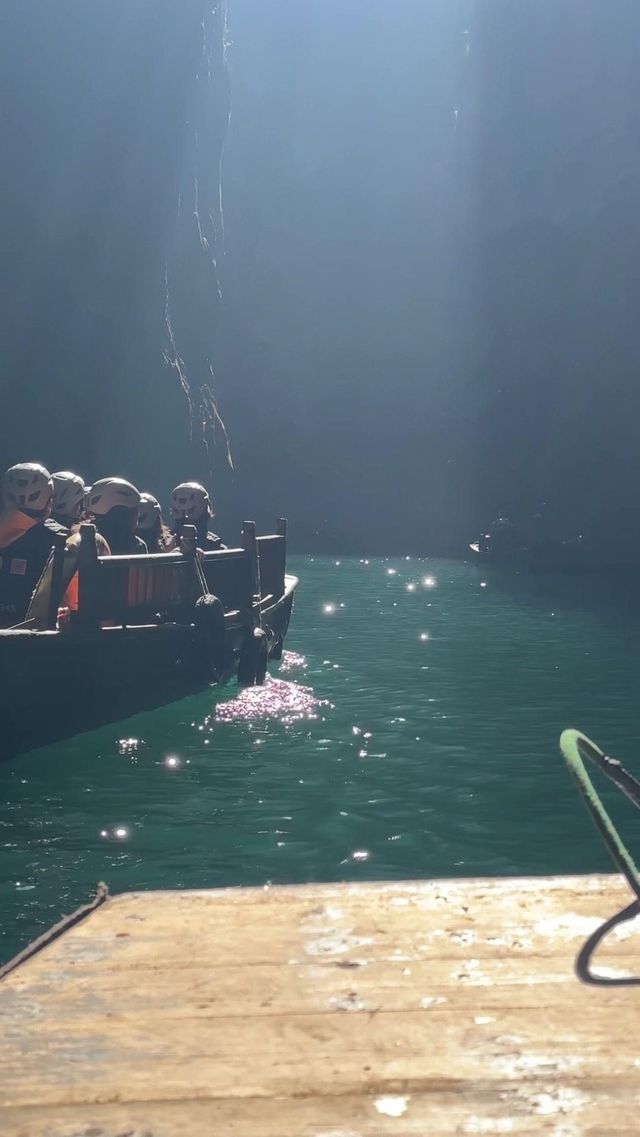 探秘人間仙境鶴峰屏山峽谷12月獨家避世指南！  屏山峽谷 恩施秘境天花板！中國版"仙本那"懸浮船