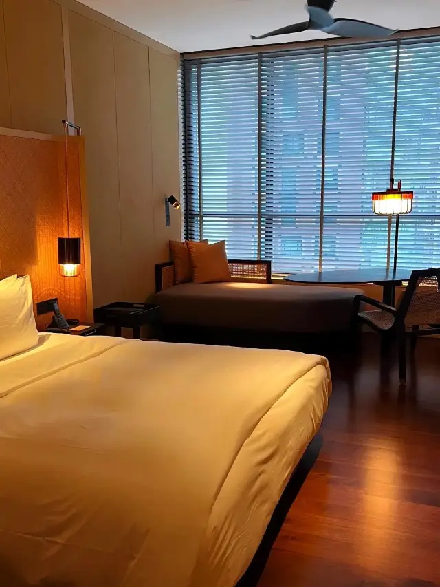 Can't keep it a secret anymore! The magical hotel with a cantilevered pool in Kuala Lumpur's Golden Triangle faces directly toward the Petronas Twin Towers! 