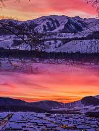 冬日必去滑雪勝地｜新疆禾木旅遊攻略  還在尋找夢想中的冬日仙境嗎？新疆的禾木，就是一個被白雪擁抱的童