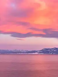 賽里木湖的絕美粉調日出