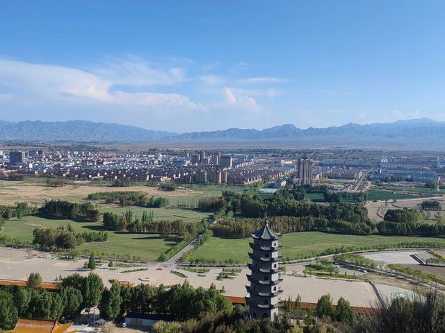 一座「沙漠綠洲」中的寶藏城市,帶你玩轉奇蹟與夢想的地方! 一座「沙漠綠洲」中的寶藏城市,帶你玩轉奇蹟與夢想的地方!