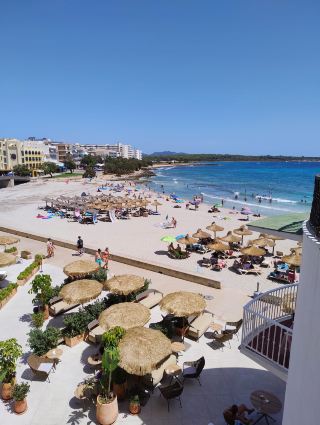 Perfect Location by the Sea