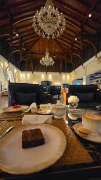A Warm and Memorable Stay at The Ritz-Carlton, Dubai