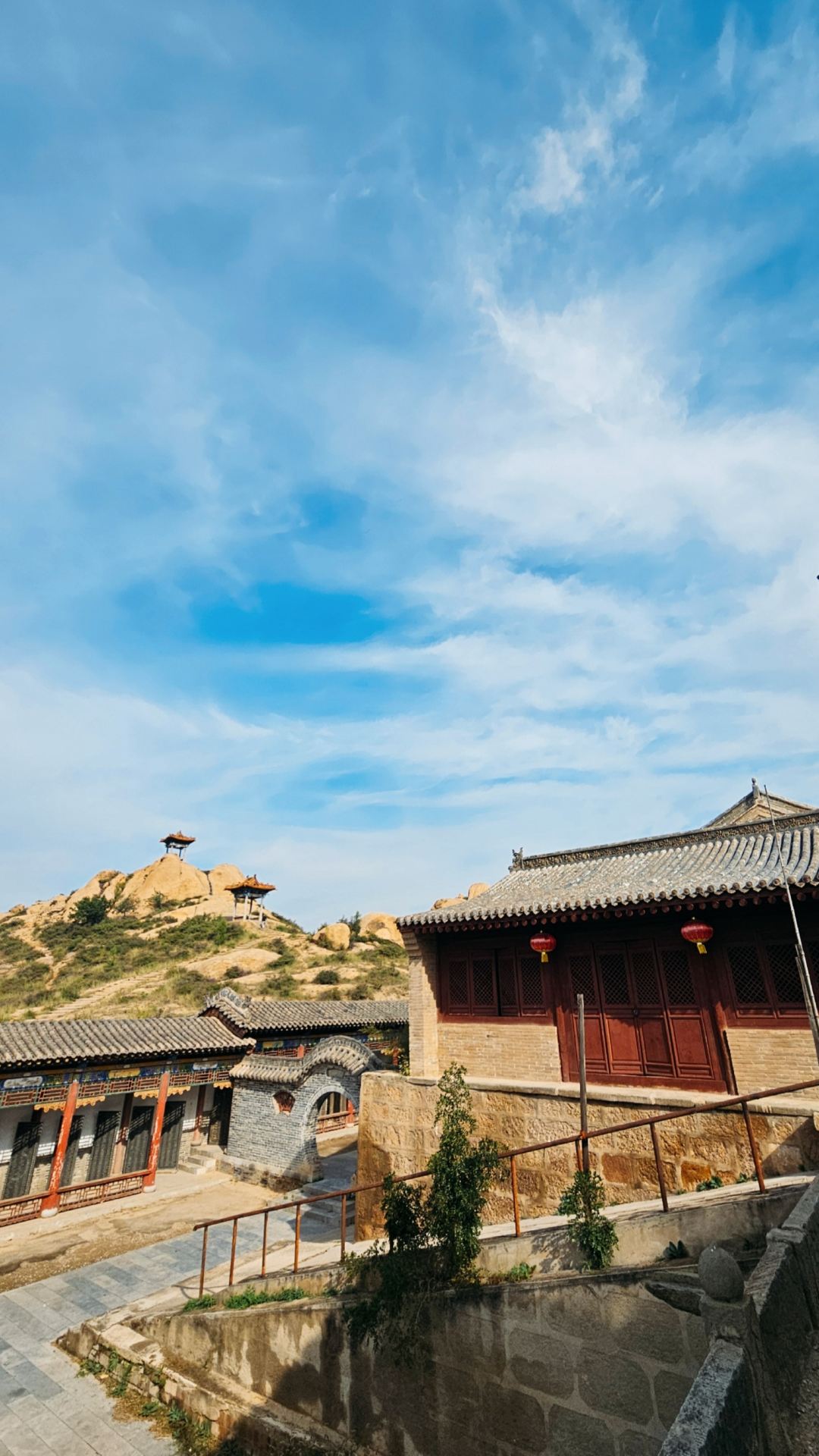 Tianya Mountain in Yuanping, Shanxi, is completely free and offers beautiful scenery.