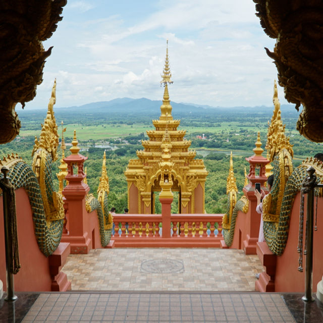 พระใหญ่ไดบุทสึ แห่งเขาพระญาณ เมืองลำปาง