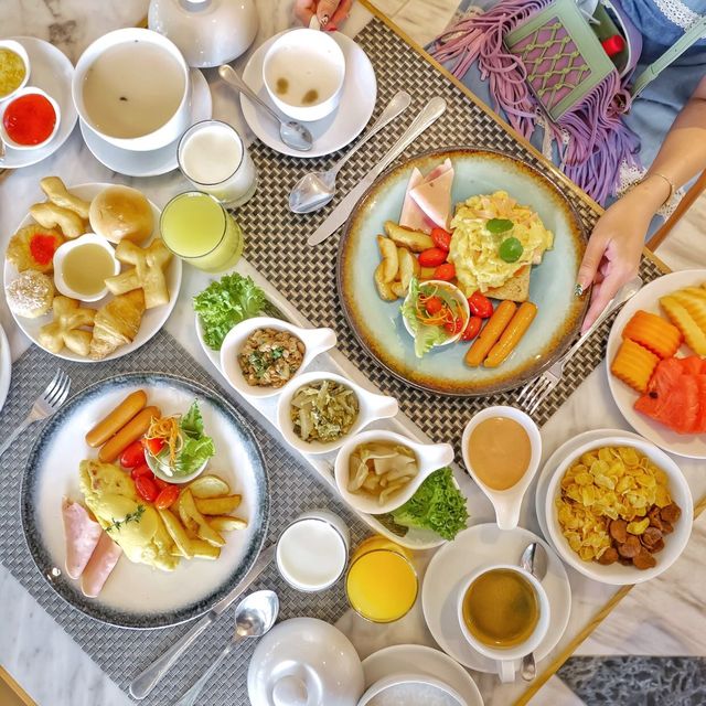 ดินแดนแห่งการพักผ่อน “พัทยา” สระว่ายน้ำสวยมาก!
